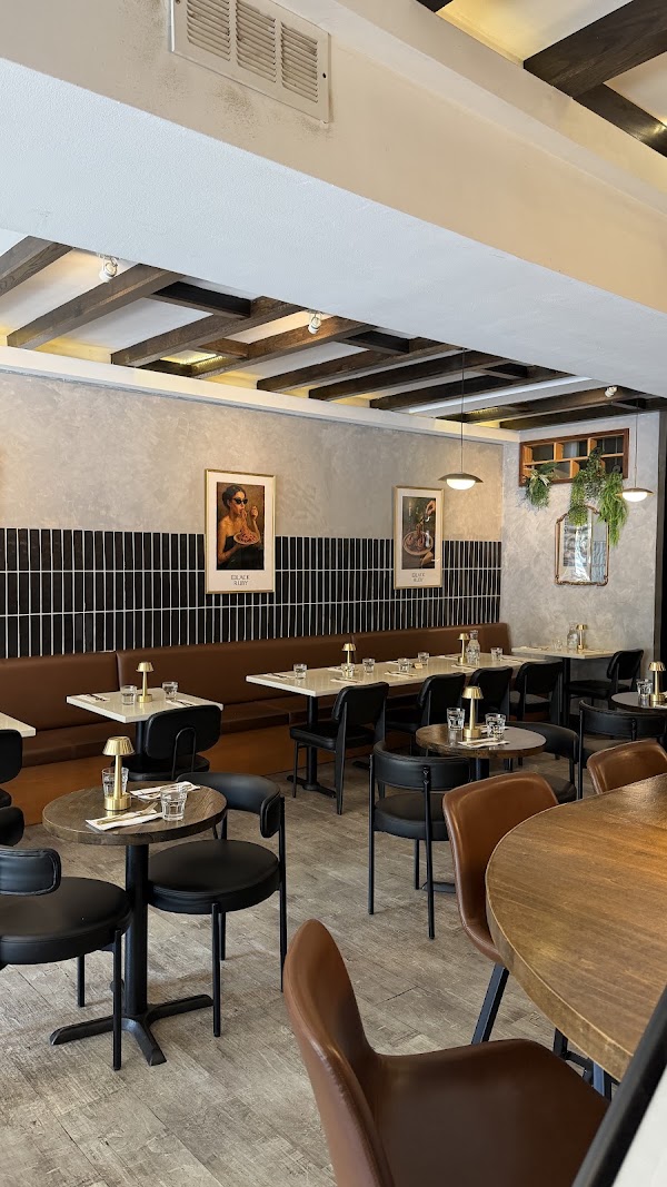 Black Ruby: Thai Craft Burger & Dining 2