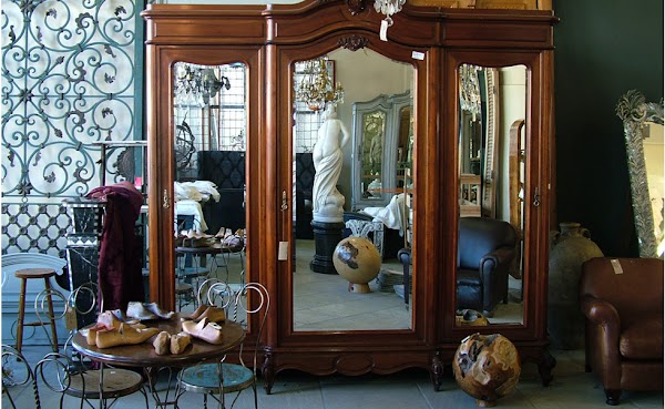 Onsite Gallery | Antique Furniture and Imports