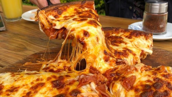 Antigua Boreal - Deep Dish pizza 5