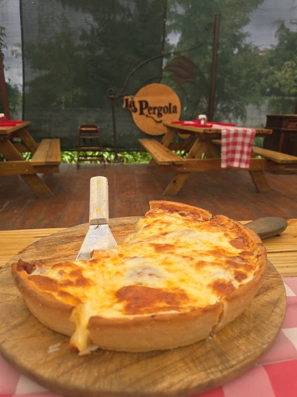 Antigua Boreal - Deep Dish pizza 3