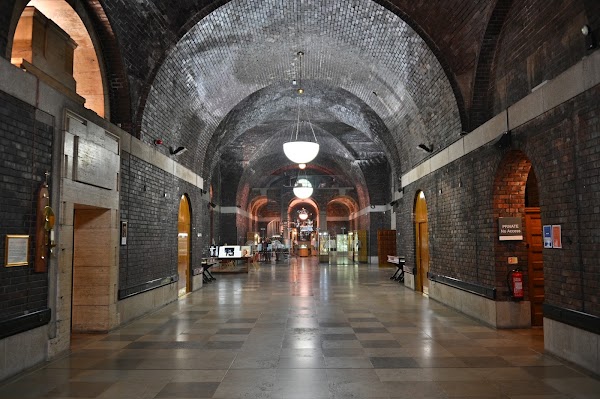 Lutyens Crypt 1