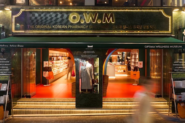 Optima Wellness Museum Pharmacy MYEONGDONG Branch | Optima | 옵티마 웰니스 뮤지엄 약국 명동점