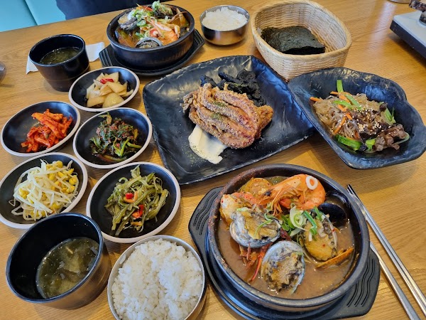Jeju Osung Traditional Restaurant 3