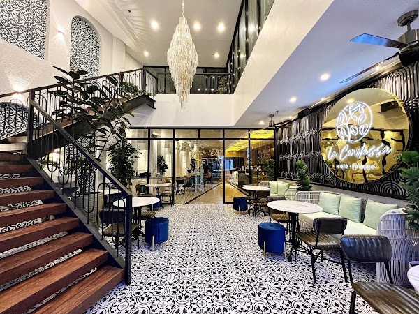 La Condessa Cafe and Lounge