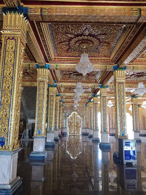The Standing Buddha, Wat Tha Sung 2