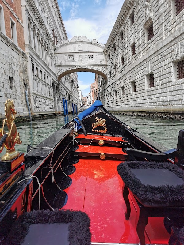 Gondola Traghetto di Santa Sofia 5