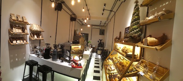Gau Coffee & Bakery 1