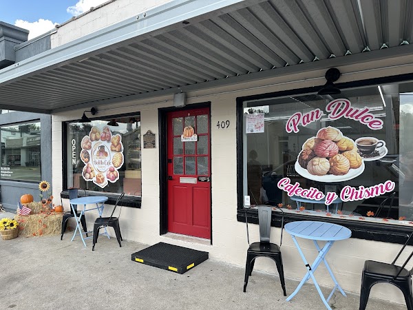 Conchas Cafe Bakery