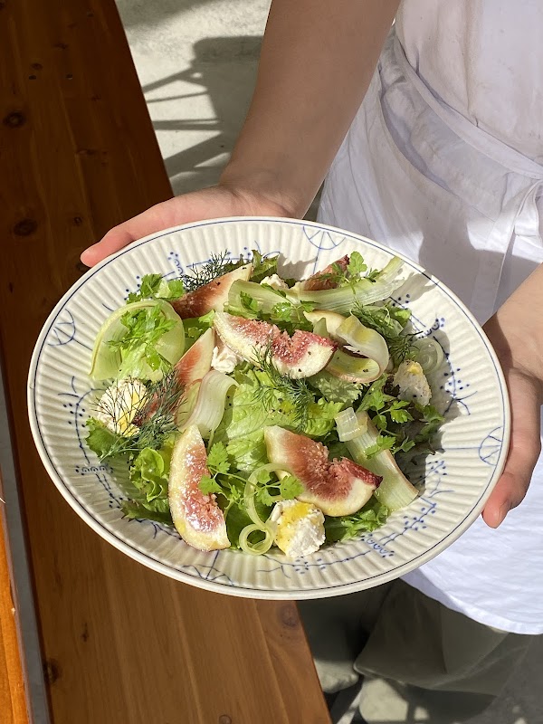 URT Vegan Restaurant & Bakery 4