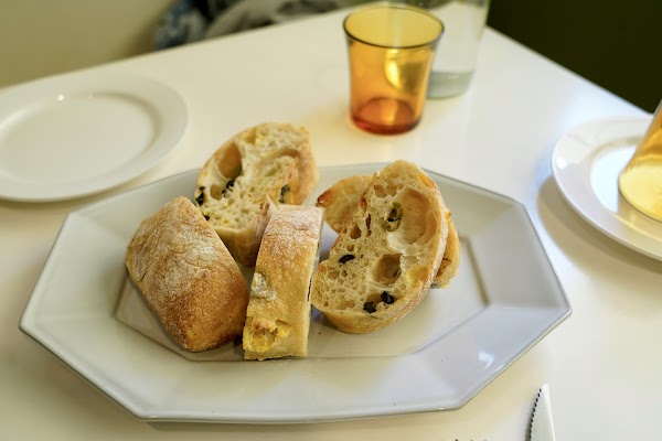URT Vegan Restaurant & Bakery 3