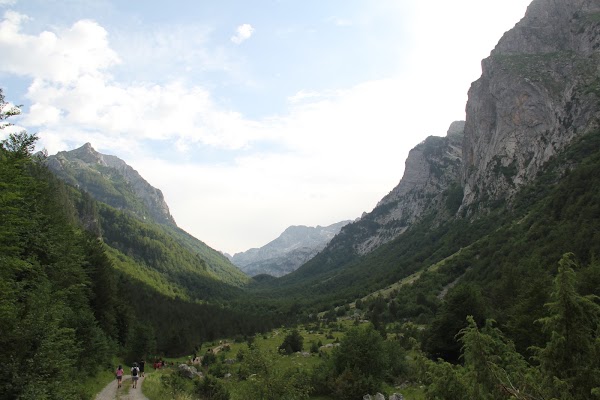 Ropojana valley