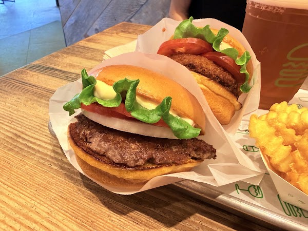 SHAKE SHACK Gaien 2
