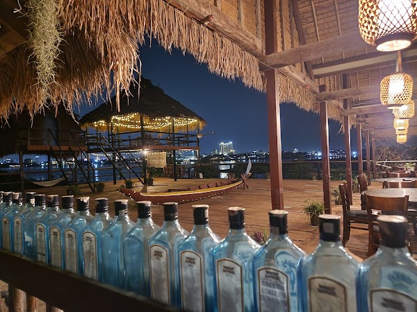 Black Bamboo Craft Brewery and restaurant ភោជនីយដ្ឋានឫស្សីខ្មៅ