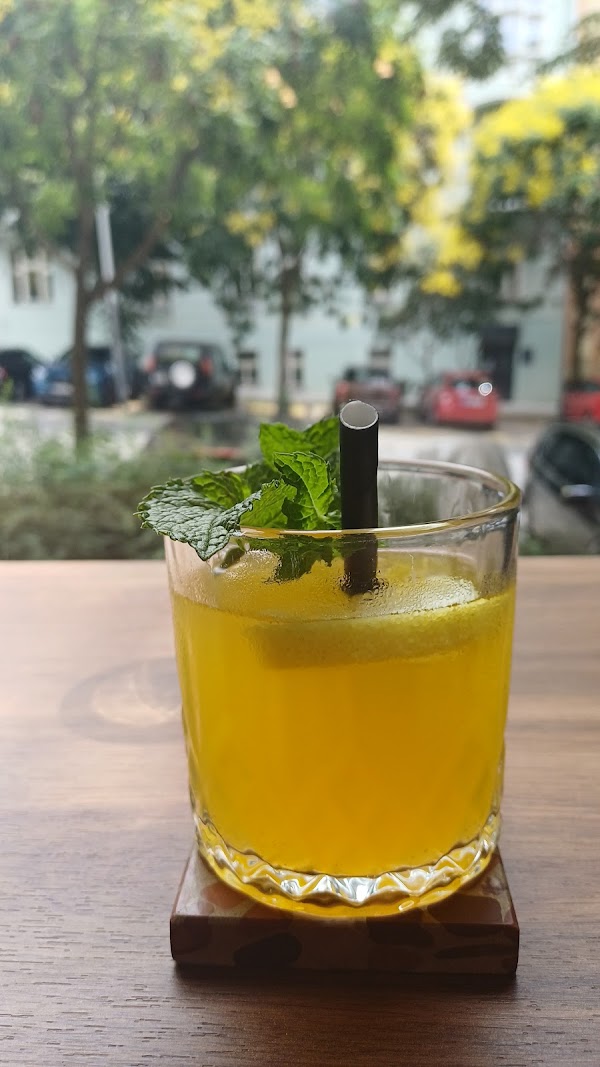 Corner Stories 4