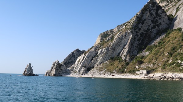 Two Sisters Beach 4