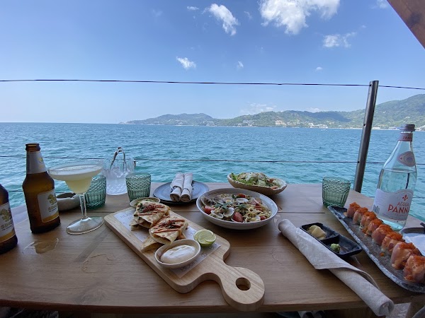 Yona Beach Club 3