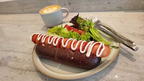 Gwee Coffee & More 5