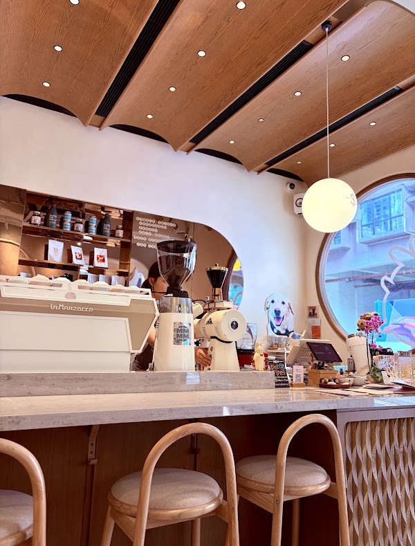 Gwee Coffee & More 2
