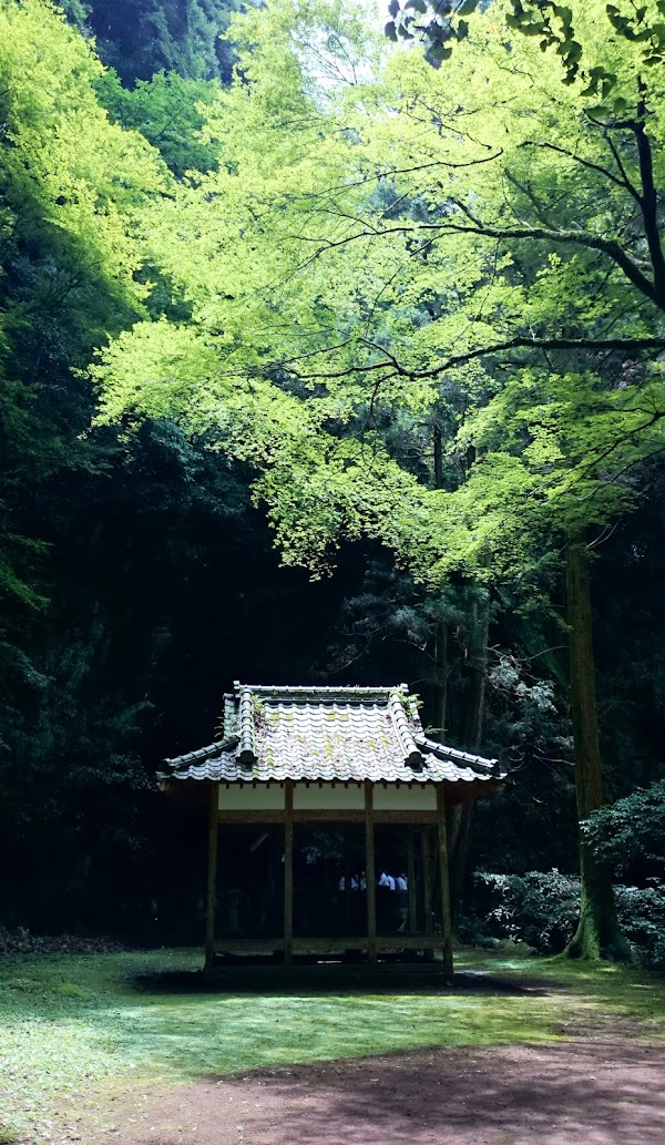 Iwado Shrine 1
