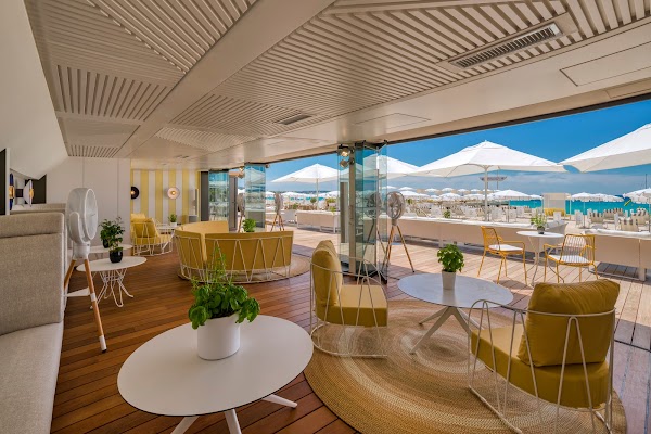 Carlton Beach Club