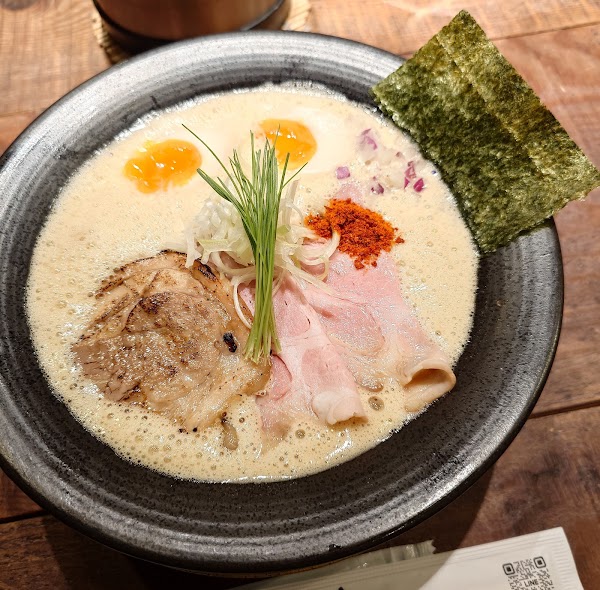 小麦の麺神 KITTE大阪店 4