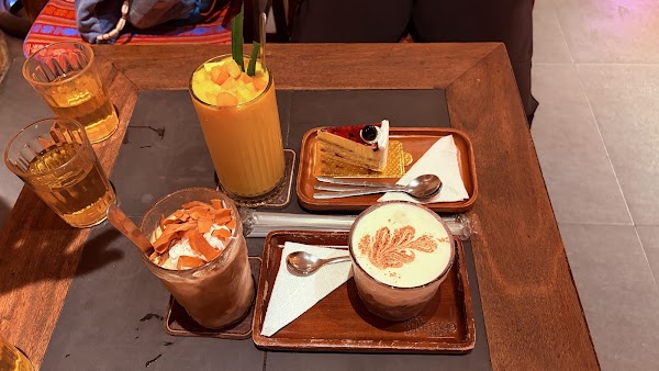 Cửa Ngõ Café 4