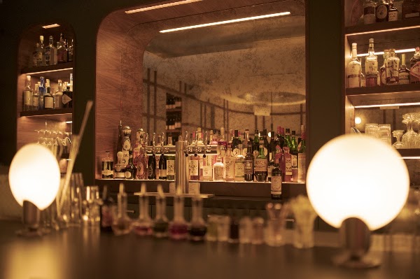 Bar Francis 1