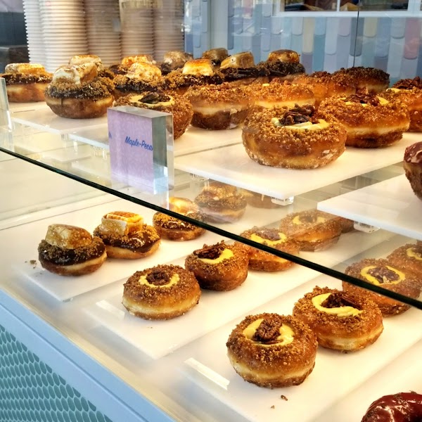 Magic Donuts & Coffee 5