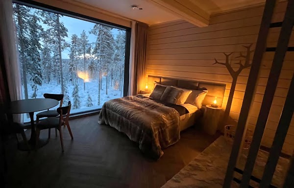 Aurora Hut igloo