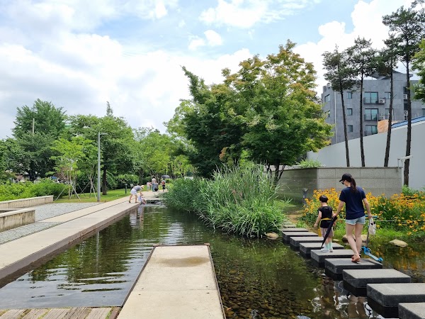 Gyeongui Line Forest Park 4