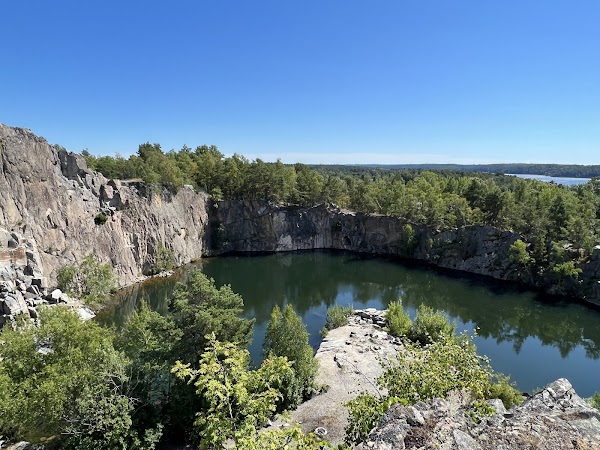 Stenhamra quarry