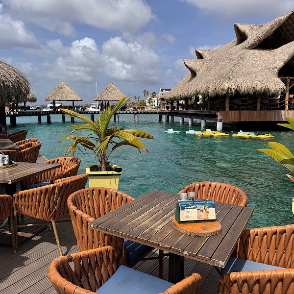 Karel's Beach Bar 3
