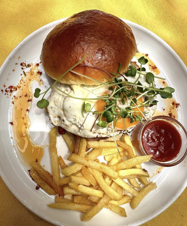 Yelō Burgers 3