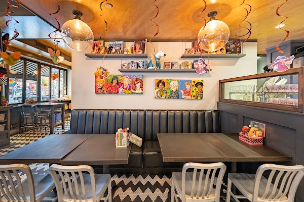 Mom's Kitchen and Bar 3