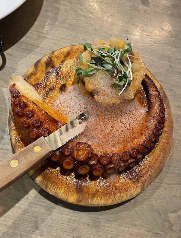 Bota Tapas & Paella Bar 4