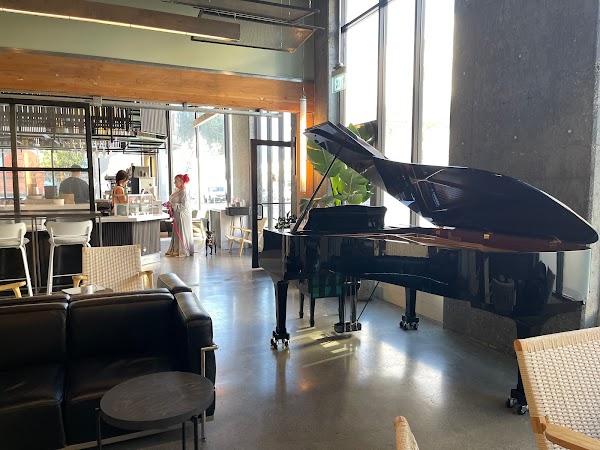 Dento Piano Cafe and Bar 1