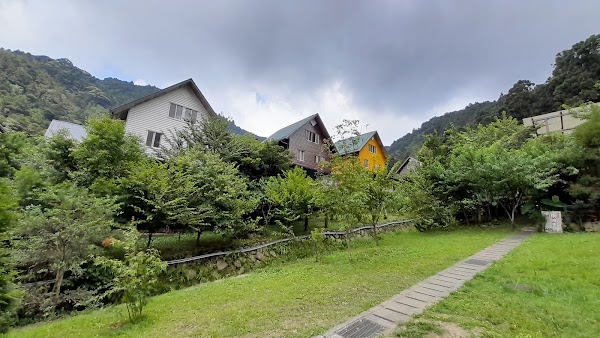 Deenyana - Little Switzerland - Palms Village 1