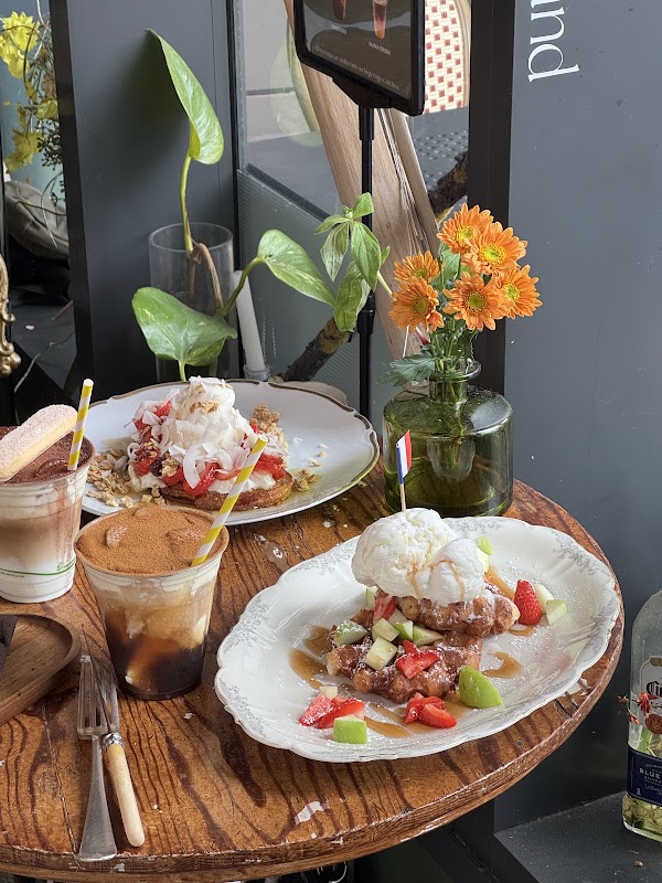 Ampersand Flower Cafe 5