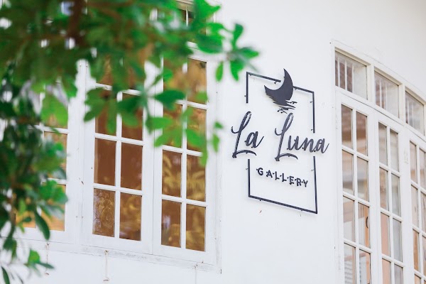 La Luna Gallery