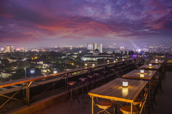 Vesper Sky Bar & Lounge