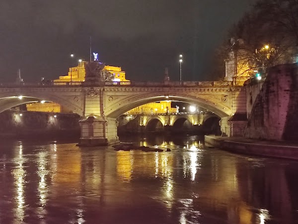 Lungotevere Tor di Nona 3