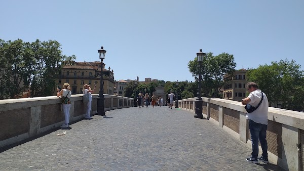 Lungotevere Tor di Nona 2