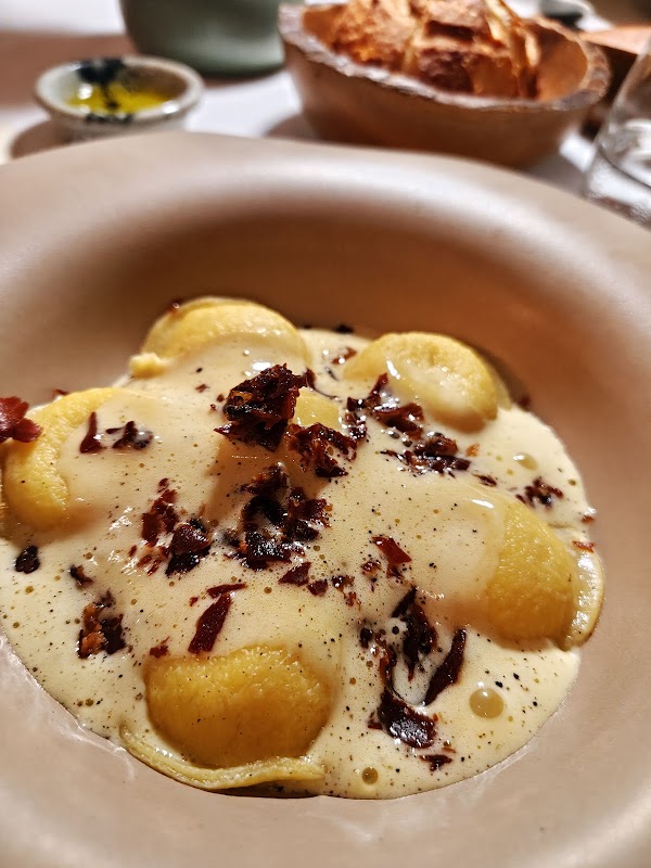 Mauri Restaurant 4