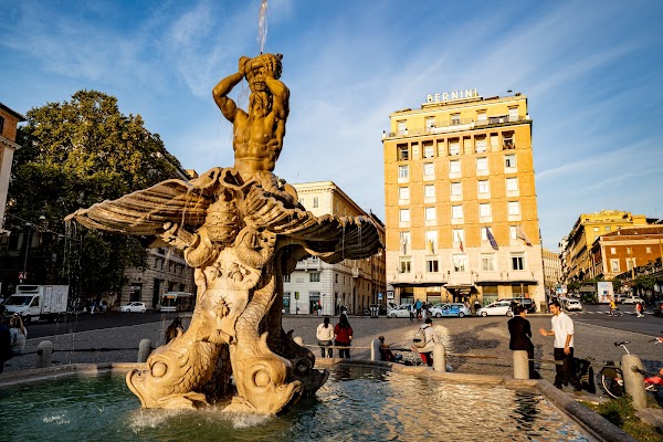 Fontana del Tritone
