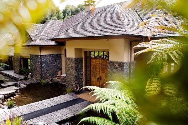 Treetops Lodge & Estate -