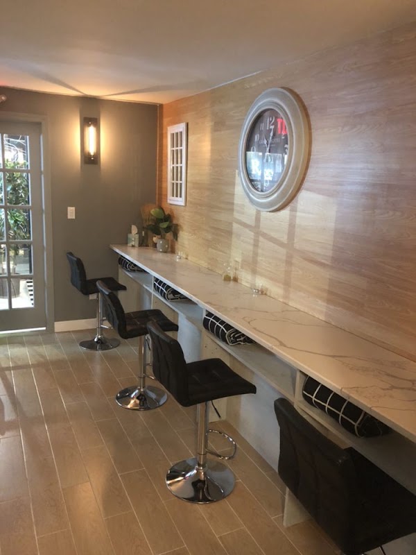 Renew Body & Mind Spa 1 East 3