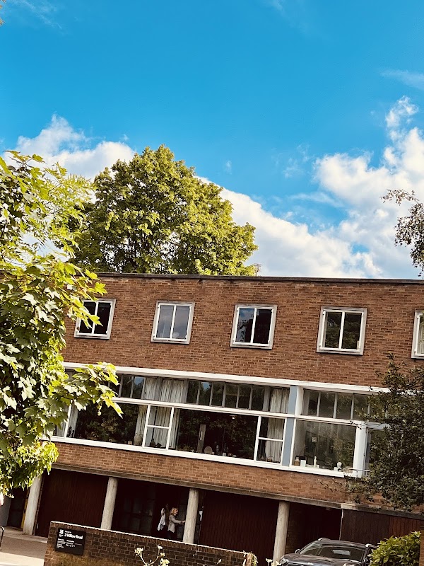2 Willow Road 1