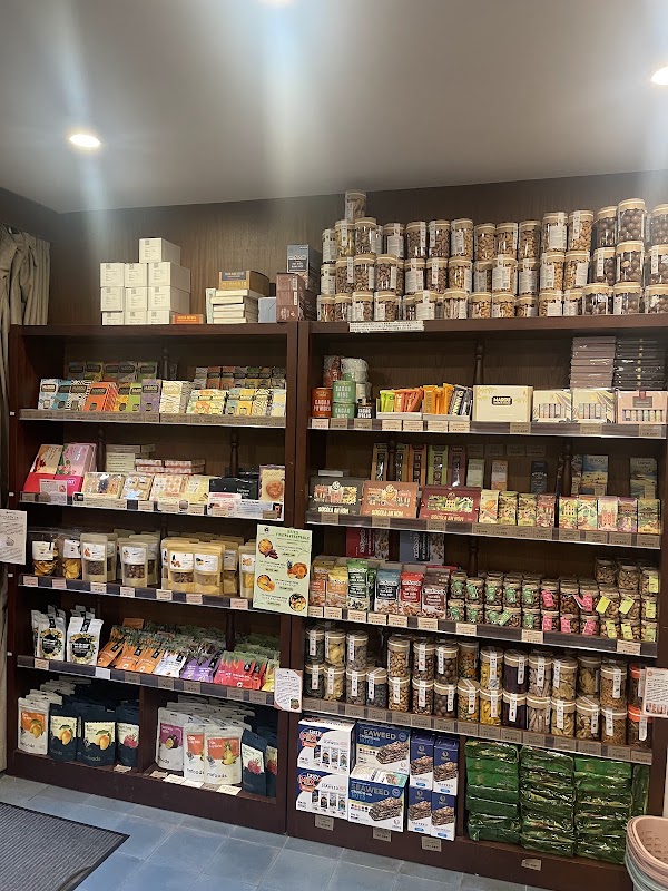 Hanoi Shouten Minimart & Souvenir Shop 5