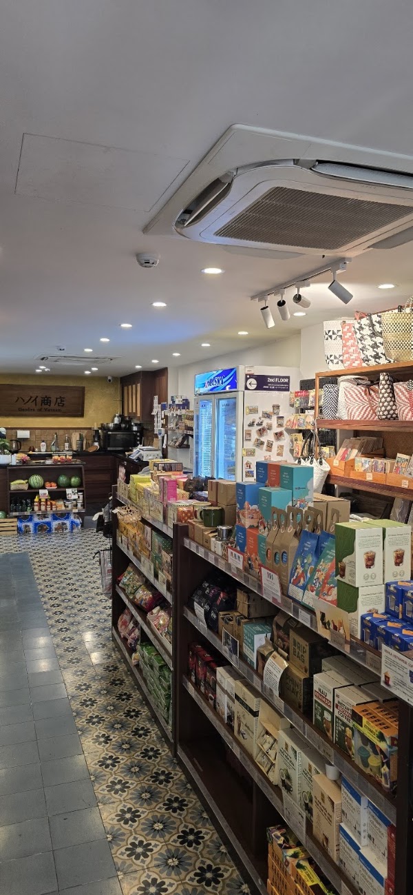 Hanoi Shouten Minimart & Souvenir Shop 4
