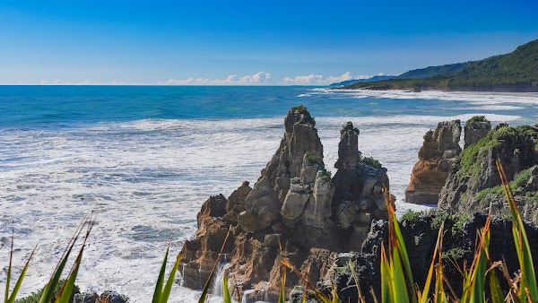 Pancake Rocks and Blowholes Walk 5